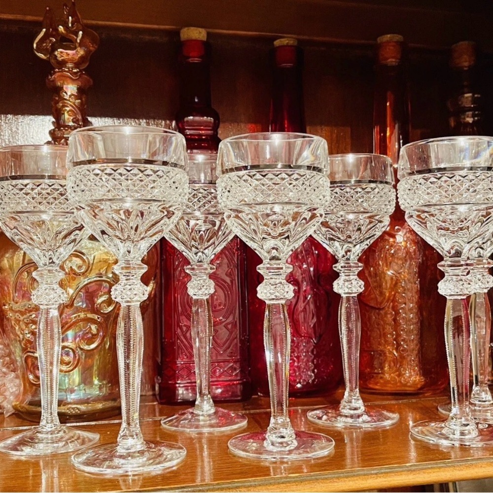 Elegant Crystal Wine Glass Set 7 pieces